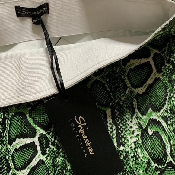 Shinestar Snake Print Mini Skirt Green, Size: M - Picture 5 of 7